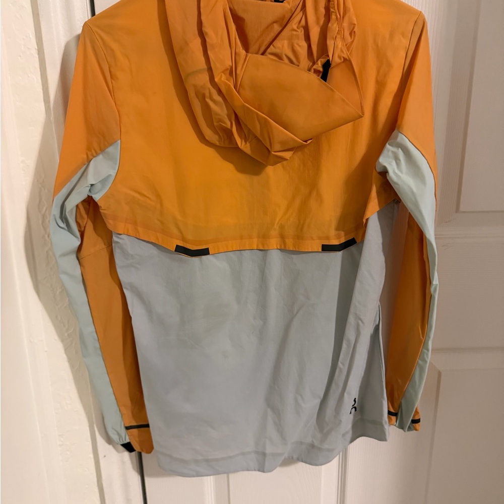 On Running Weather Jacket - Women’s Windproof Running Jacket - like new - Picture 2 of 3